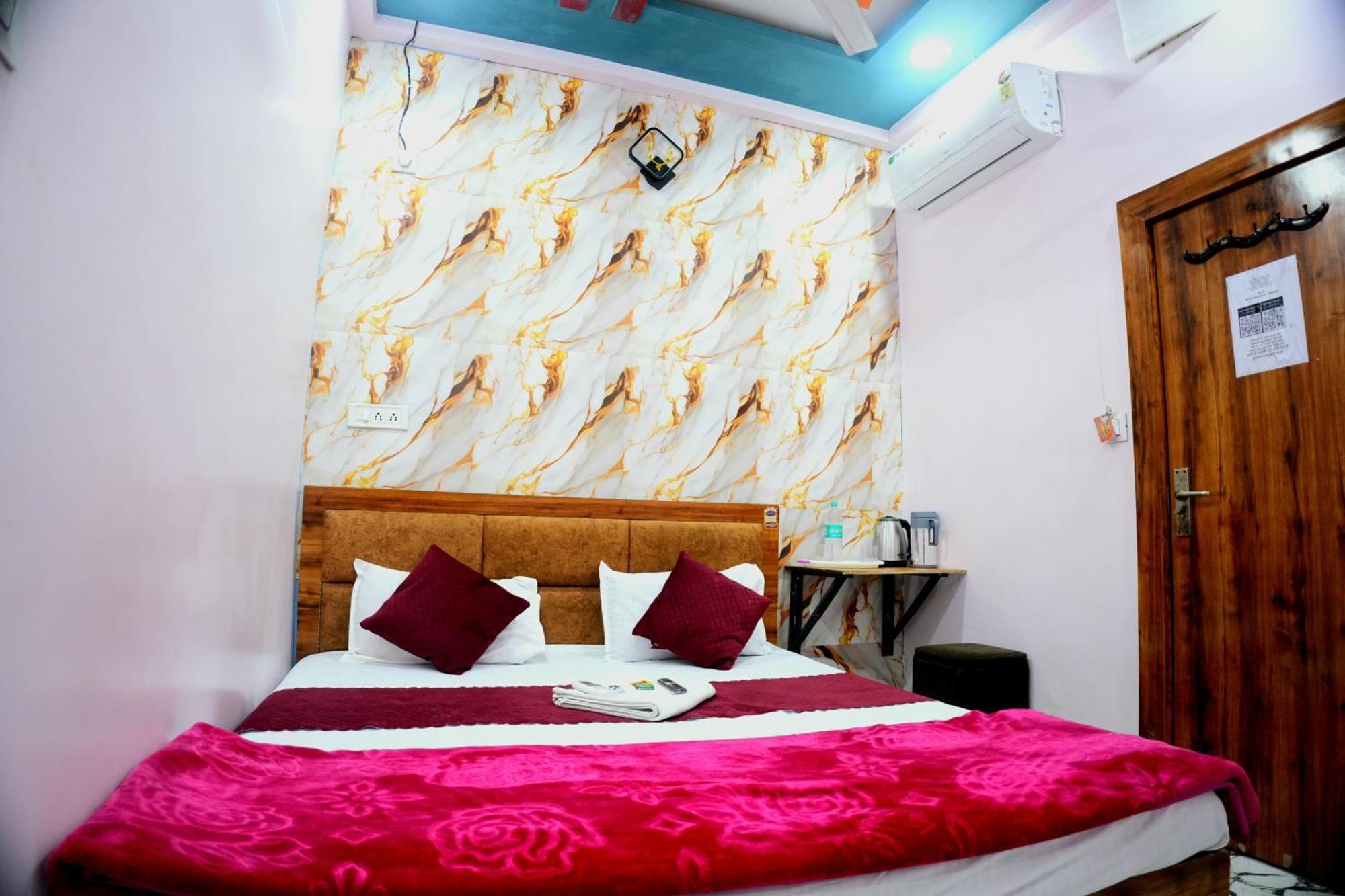 Hotel Ganraj Ujjain Exterior photo