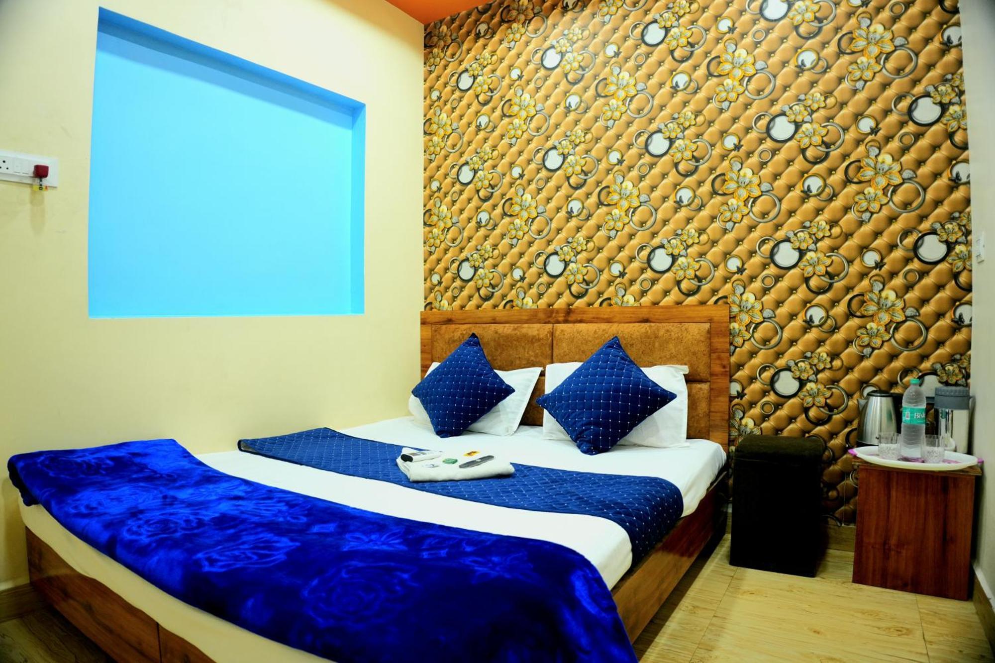 Hotel Ganraj Ujjain Exterior photo