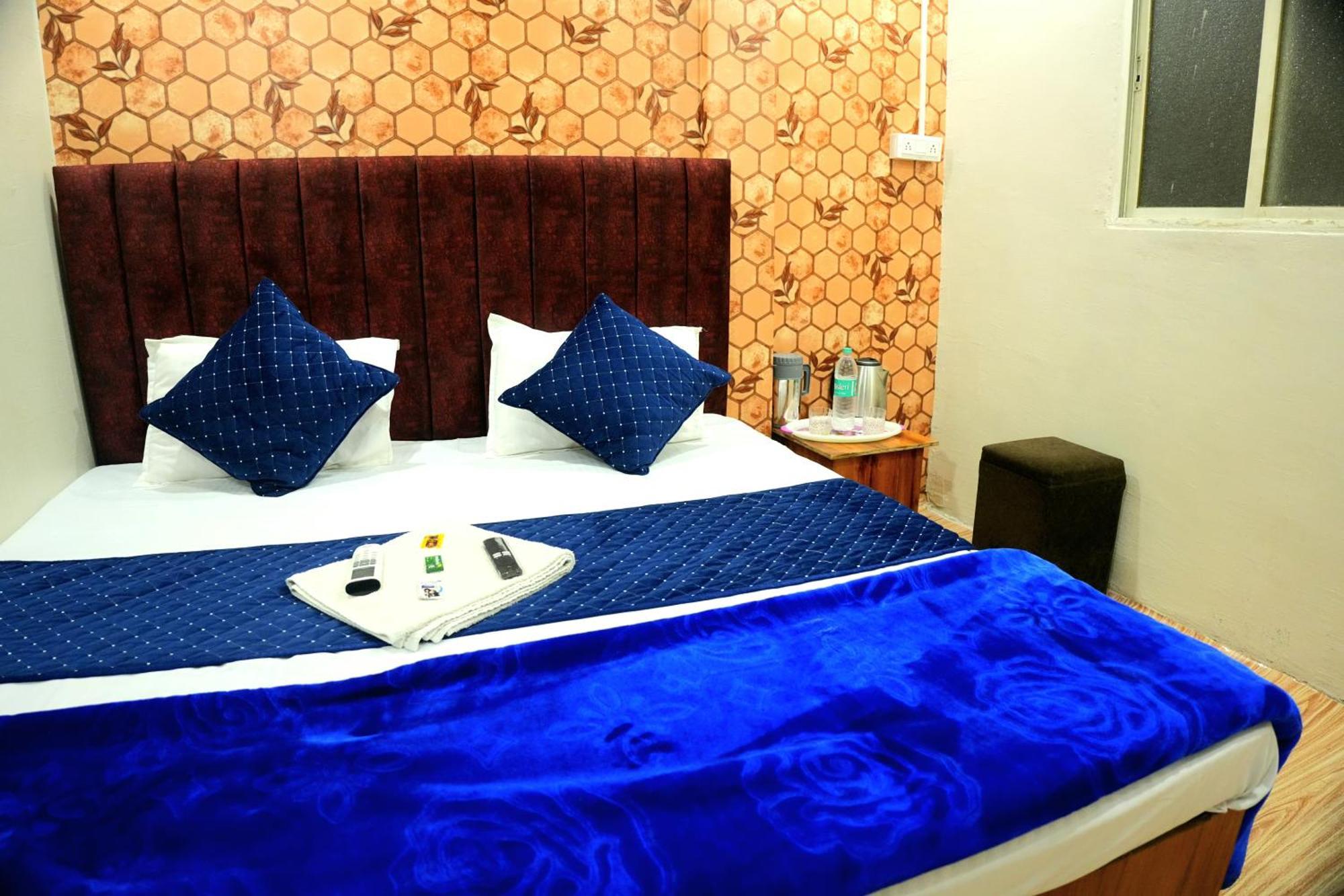 Hotel Ganraj Ujjain Exterior photo